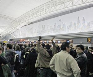 TSA agent single-handedly causes epic backup at JFK